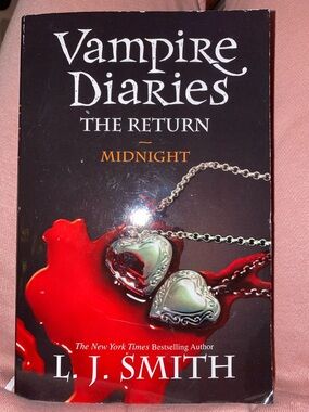 L. J. Smith Vampire Diaries: The Return - Midnight (Black/Red Cover)